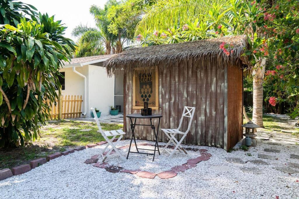 Welcome To The Bray Escape 4 Miles To Siesta Key ซาราโซตา ภายนอก รูปภาพ