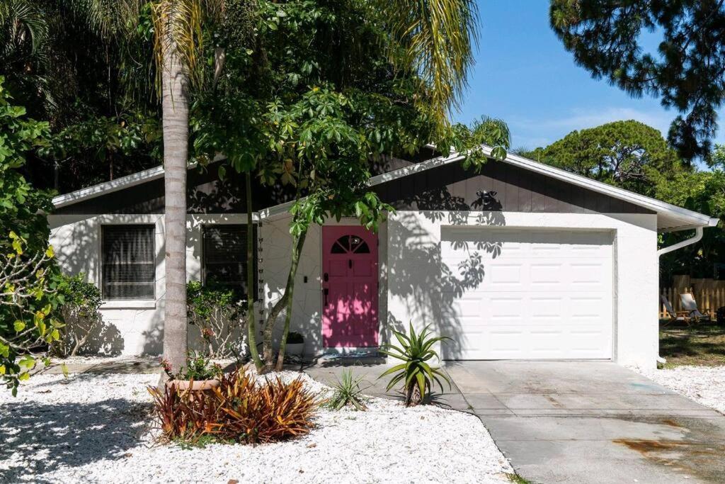 Welcome To The Bray Escape 4 Miles To Siesta Key ซาราโซตา ภายนอก รูปภาพ